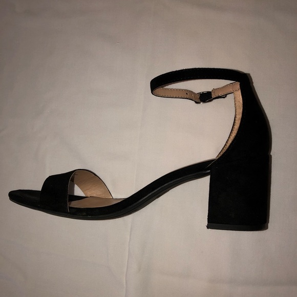 heels - Picture 4 of 4